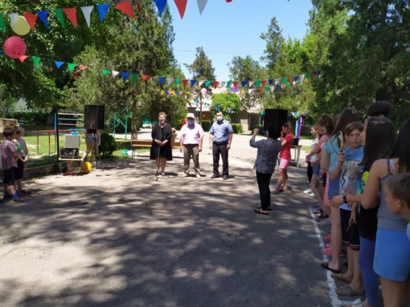 Кыргыз Республикасынын Акыйкатчы институтунун жетекчилиги жана кызматкерлери Военно-Антоновкадагы балдар үйүндөгү  тарбиялануучуларга барып жолугушту