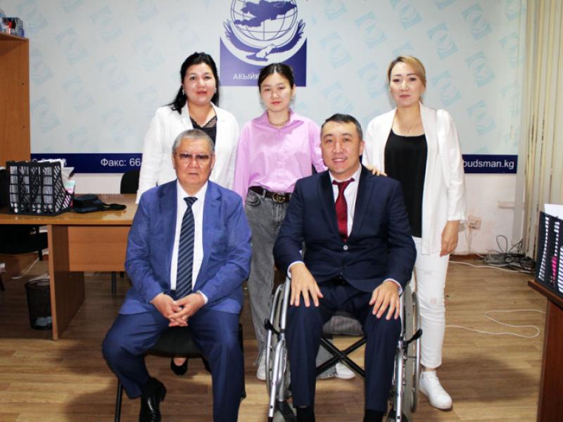 Кыргызстандын Акыйкатчысы Аскар Турдугуловду майыптардын укугун коргоо боюнча ыктыярдуу кеңешчи кылып дайындады