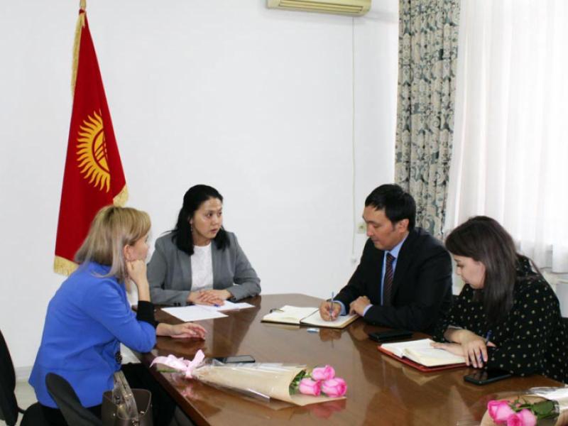 Омбудсмен КР Атыр Абдрахматова провела встречу с представителями Международных организаций и ОФ «Правовая клиника «Адилет»