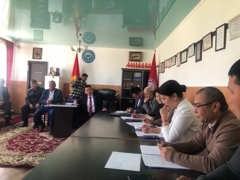 Этникалык кыргыздар Акыйкатчыга балдарына жөлөк пул берилбей жатканын айтышты