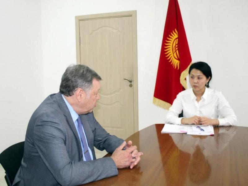 Посол РФ в КР Николай Удовиченко поздравил Атыр Абдрахматову с избранием на должность Омбудсмена Кыргызской Республики 