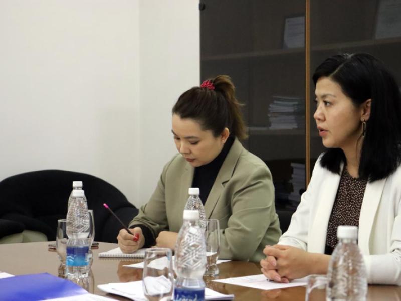 Акыйкатчы Атыр Абдрахматова БУУнун Адам укуктары боюнча Жогорку комиссарынын башкармалыгынын Борбордук Азия боюнча аймактык өкүлү Ришард Коменда менен жолукту