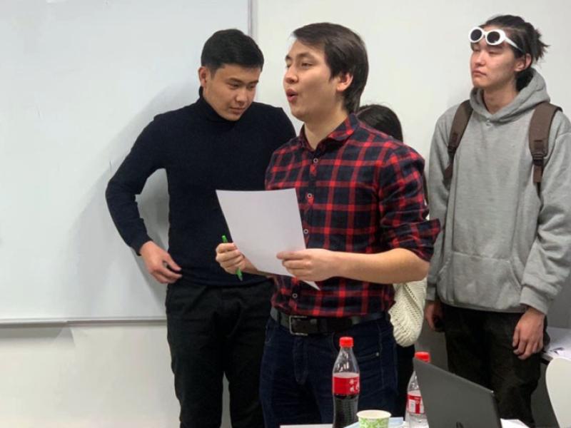 Эл аралык адам укуктары күнүнө карата жаштар арасында өткөрүлгөн дебаттык турнир