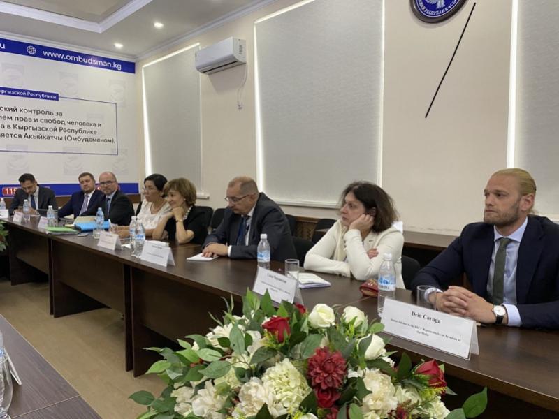 The Deputy Akyikatchy Shukhrat Aitiev and OSCE Representative on Freedom of the Media Teresa Ribeiro held a meeting 