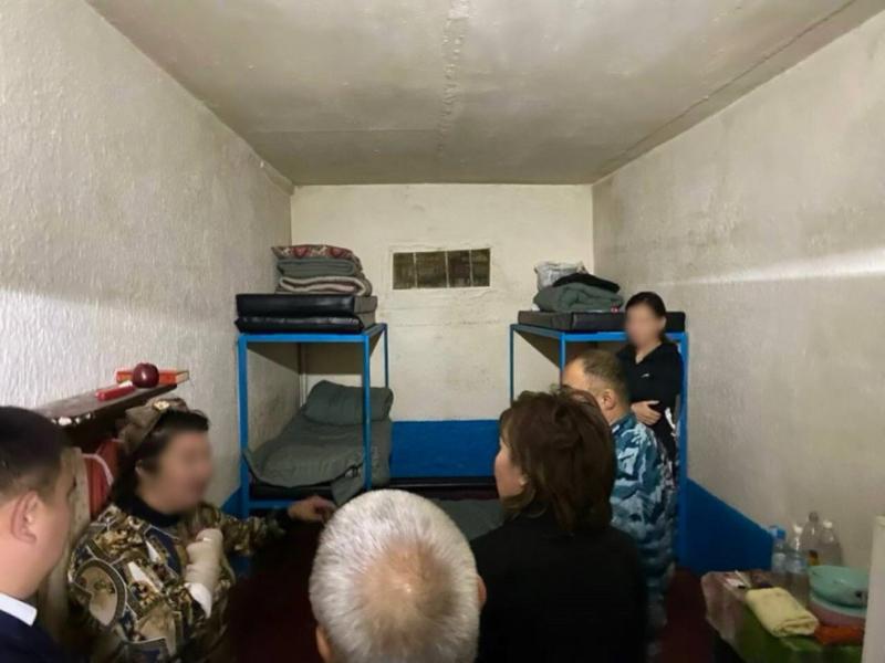 Акыйкатчы Джамиля Джаманбаева Ош шаарындагы 5-тергөө абагына барды