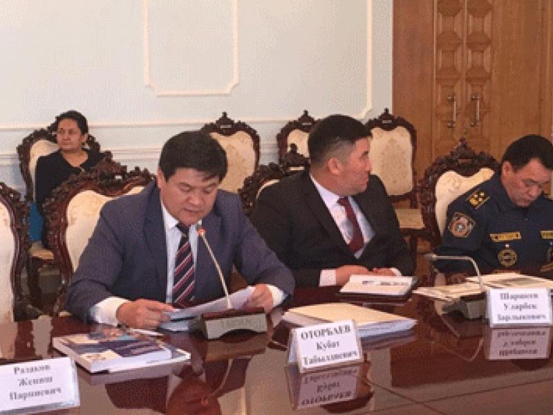 Омбудсмен Кубат Оторбаев представил специальные доклады по правам военнослужащих и призывников