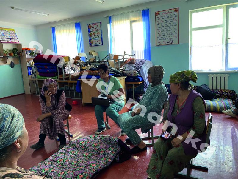 The Ombudsman Institute completed meetings with women forcedly displaced from the shelled areas in Batken town, Batken and Kadamjay districts