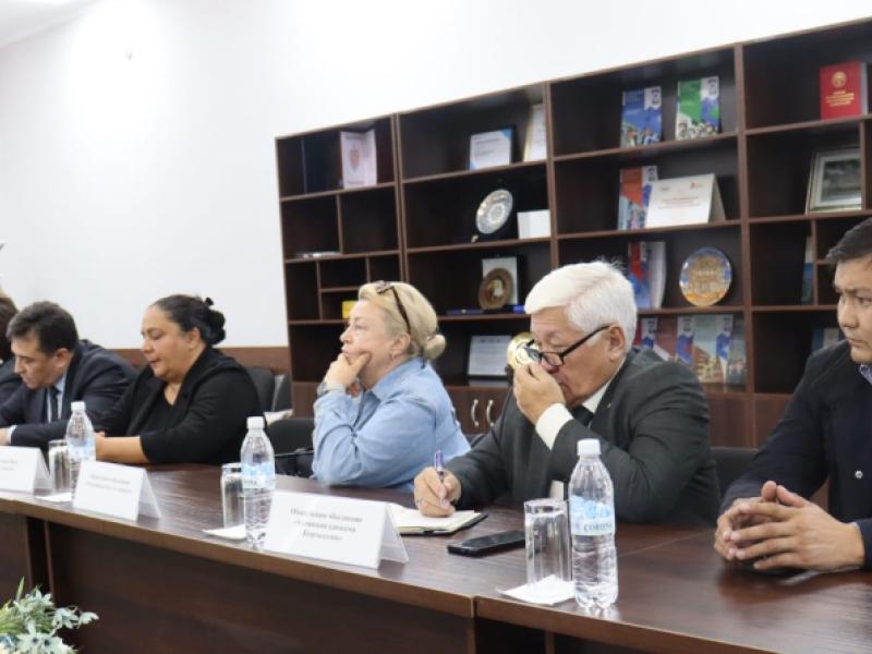 Джамиля Джаманбаева встретилась с представителями гражданского общества