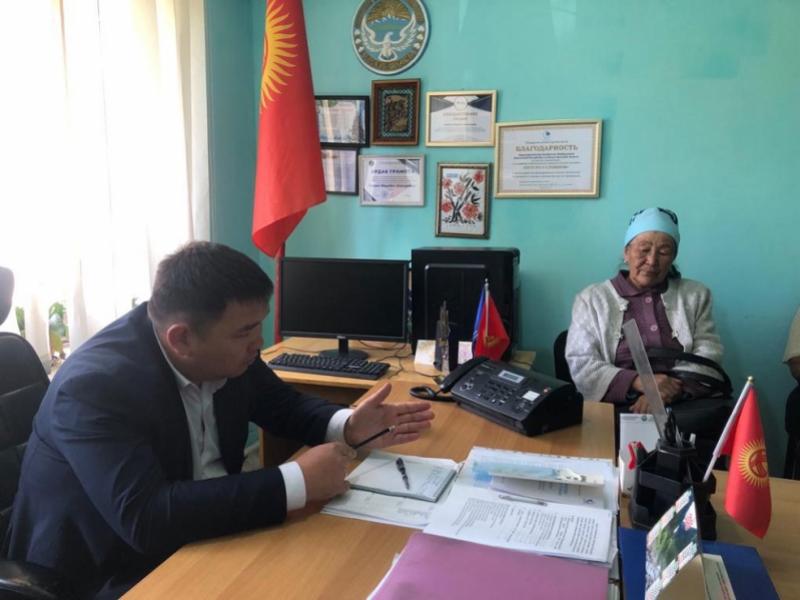 В Караколе провели встречу с этническими кыргызами