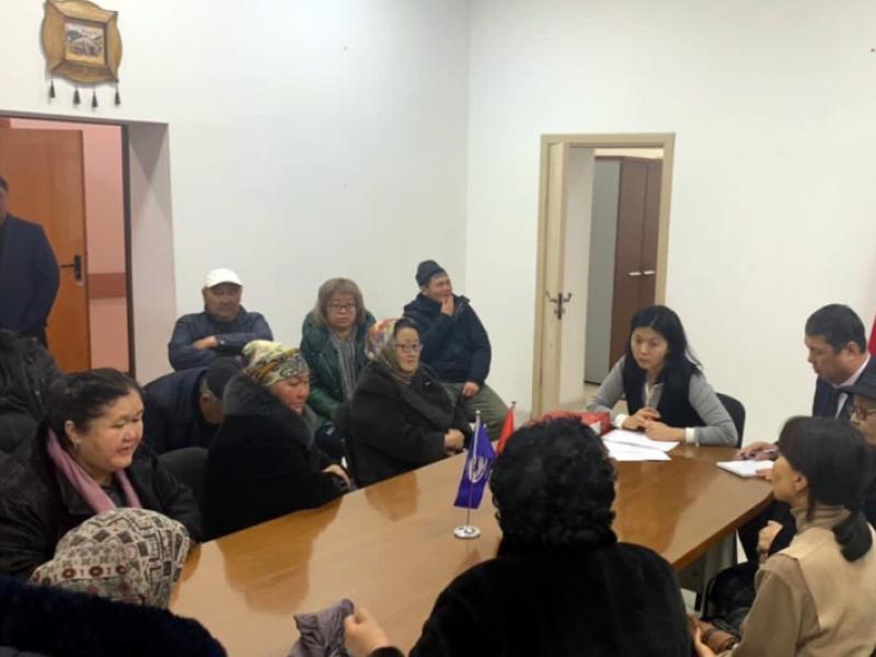 Сторонники А.Атамбаева пришли на личный прием к Акыйкатчы Атыр Абдрахматовой 