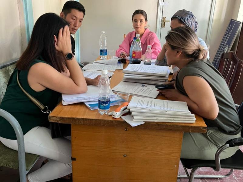 Аймактык пробация органдарынын мониторингинин алдын ала жыйынтыктары пробациянын кардарларынын өз укуктары жөнүндө маалыматы өтө төмөн экендигин көрсөттү