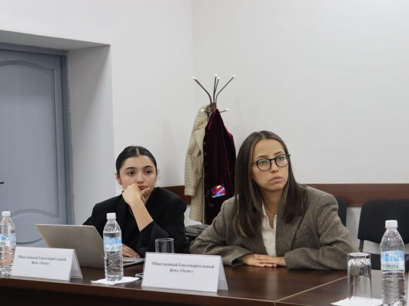 Джамиля Джаманбаева встретилась с представителями гражданского общества