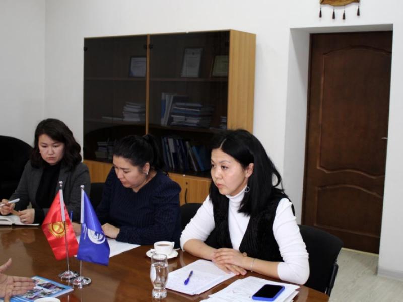 КР Акыйкатчысы Атыр Абдрахматова менен жолугушууда  ВИЧ менен жашаган адамдардын көйгөйлөрү талкууланды