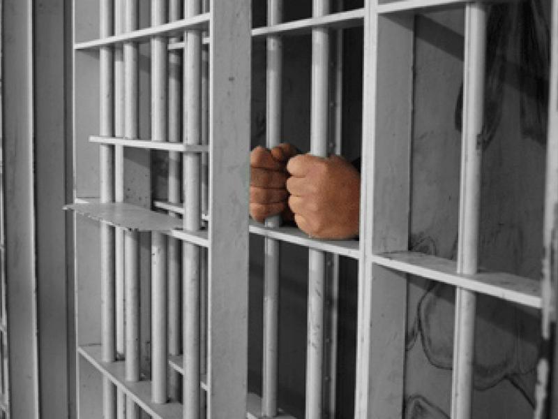 Подследственный незаконно содержался в ИВС ОВД Иссык-Кульского района вместе с лицами, совершившими тяжкие преступления