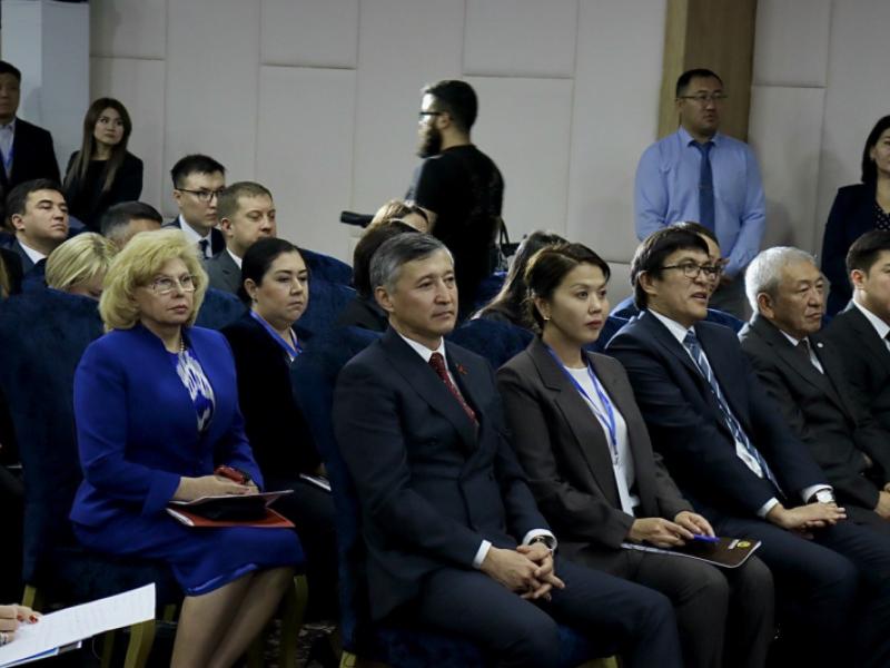    “Адам укуктарын коргоодогу Акыйкатчы институтунун ролу” деп аталган эл аралык конференция өтүп жатат