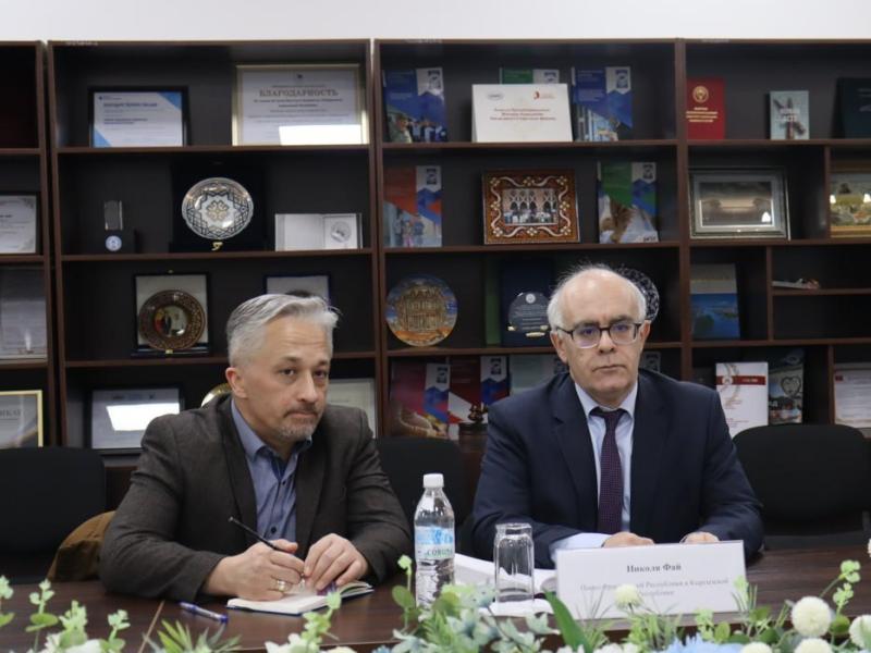 Франциянын Кыргызстандагы элчиси Акыйкатчы Институтунун кеңсесине келди