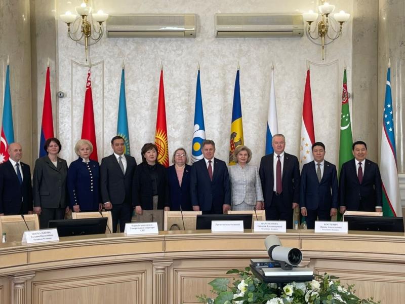 Акыйкатчы КМШнын Адам укуктары боюнча комиссиясынын VI жыйынына катышууда