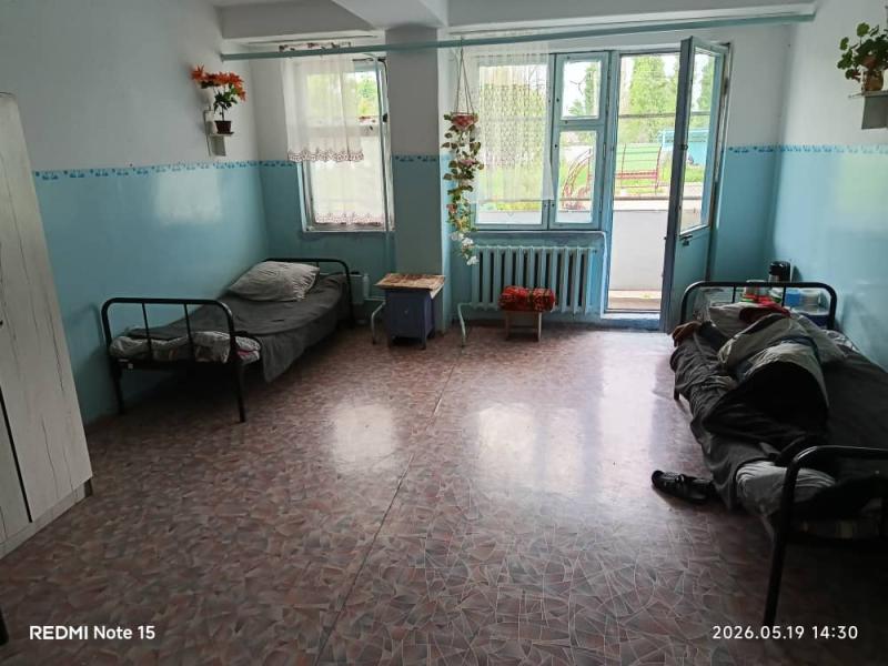 В Искре подвал многоквартирного дома затоплен канализационными водами. Акыйкатчы призвала принять срочные меры