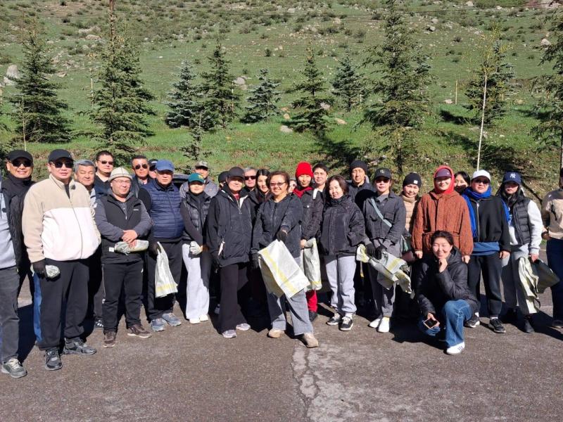 Акыйкатчы Институтунун кызматкерлери "Улуттук тазалык күнү" жалпы республикалык ишембилигине катышты