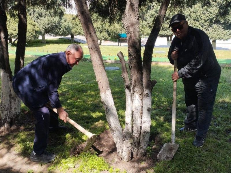 Сотрудники Института Акыйкатчы  приняли участие в общереспубликанском субботнике 