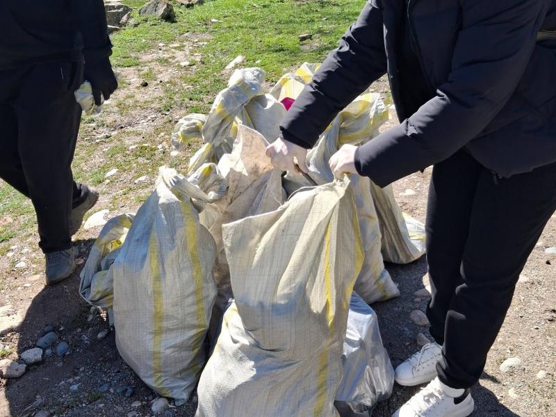 Сотрудники Института Акыйкатчы  приняли участие в общереспубликанском субботнике 