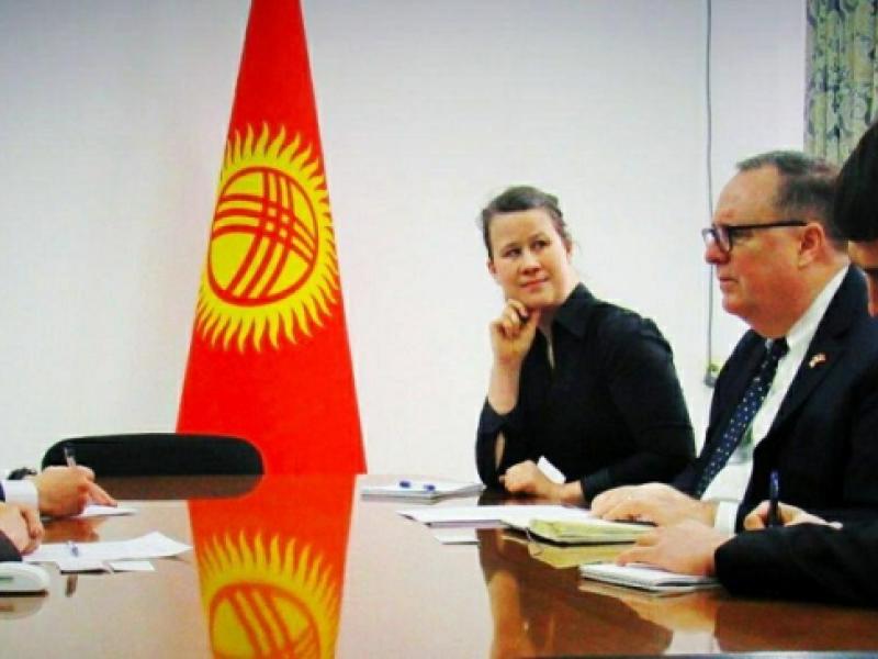 Акыйкатчы Атыр Абдрахматова встретилась с Послом США в КР