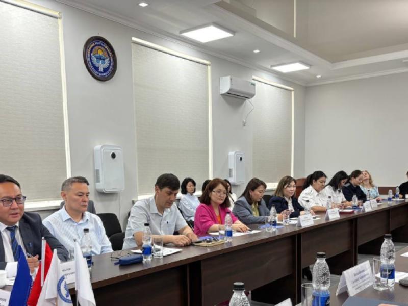 Акыйкатчы Институту менен Юстиция министрлигине караштуу Юридикалык жардам кызматы кызматташууну улантат 