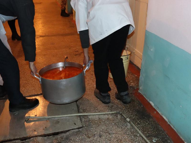 Акыйкатчы Жамиля Жаманбаева Бишкектеги Тергөө абагына барды