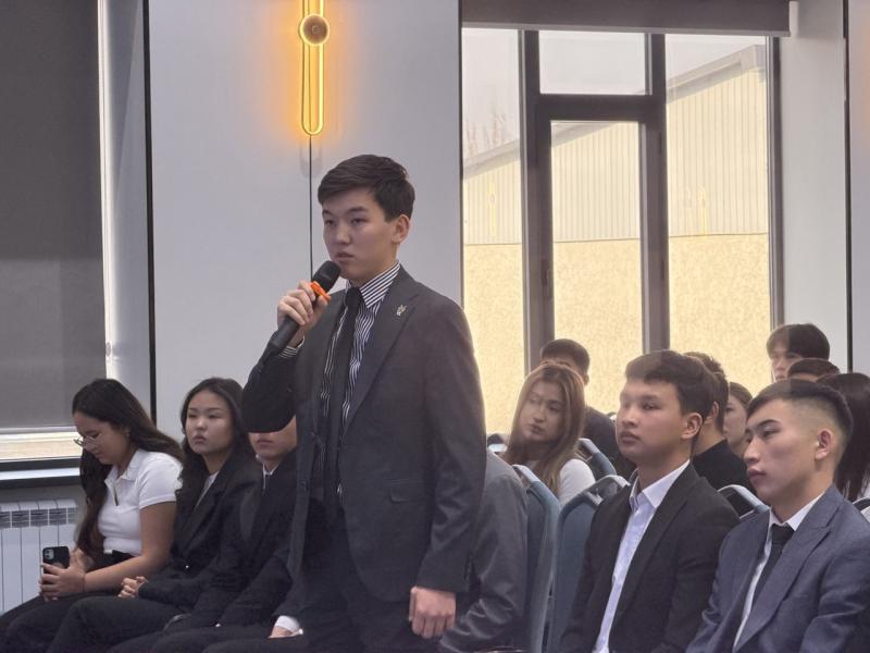 Джамиля Джаманбаева встретилась со студентами Юридической академии Генеральной прокуратуры