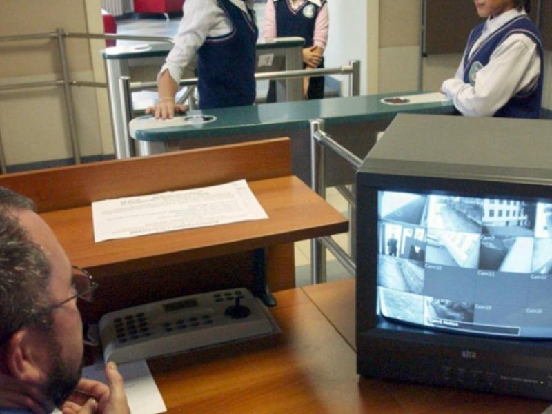 Институт Омбудсмена просит усилить безопасность детей в школах