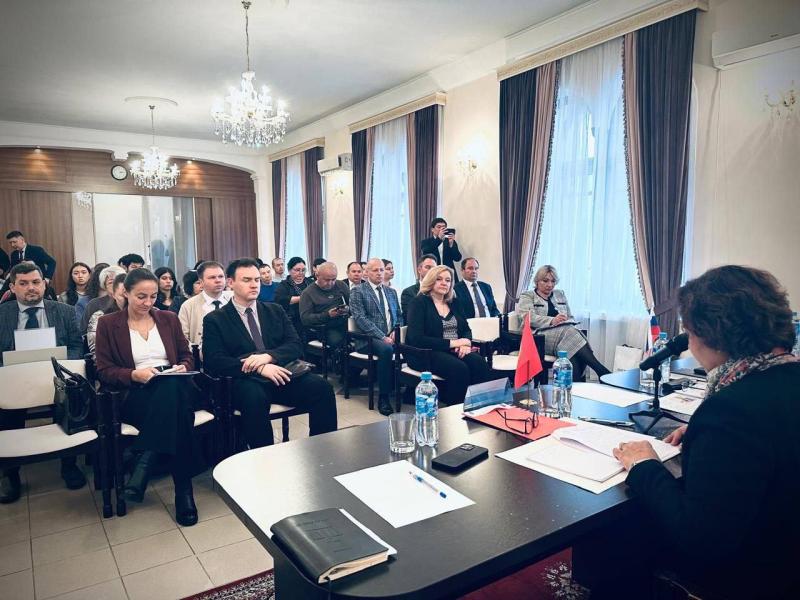 Заместитель Акыйкатчы Айчурок Назаралиева встретилась с мигрантами в Москве