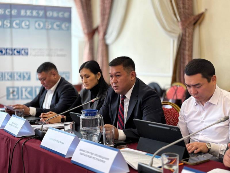 Адам укуктарын коргоонун эл аралык күнү. Кыргызстанда кыйноолордун алдын алуу системасын күчөтүү чаралары талкууланды