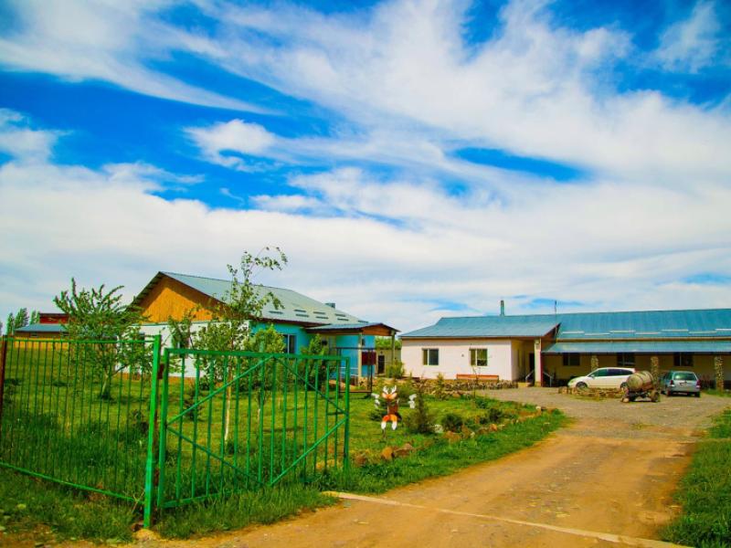 Институт Акыйкатчы окажет поддержку социальной деревне “Манас”