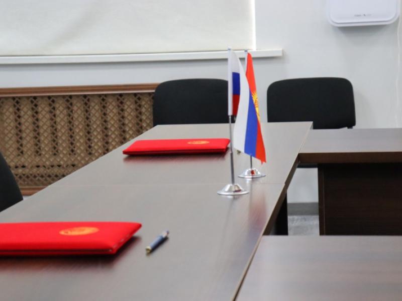 Омбудсмен КР  и Уполномоченный по правам человека в РФ объединят усилия для защиты мигрантов