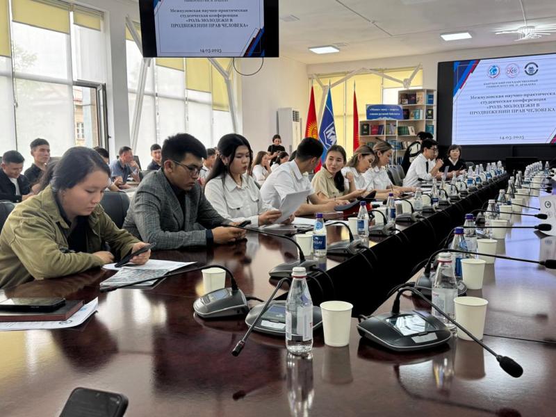 Акыйкатчы: Жаштар укуктук мамлекет курууга кызыкдар