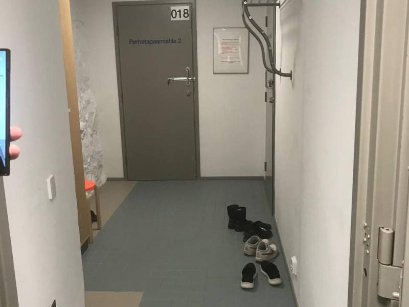 Жамиля Жаманбаева Хельсинкидеги абакты көрүп чыкты