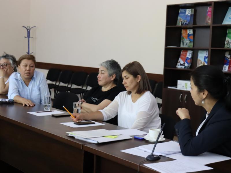 А. Абрахматова  встретилась с представителями неправительственных организаций 