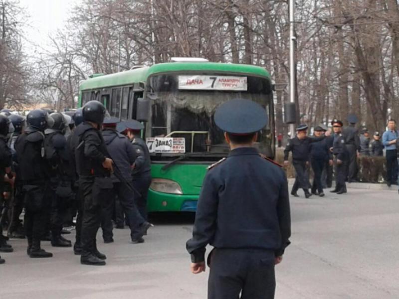 Сотрудники Института Омбудсмена мониторят соблюдение прав участников митинга