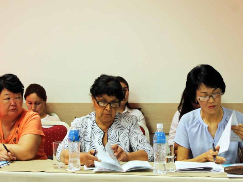 Мыйзам менен чатагы балдардын иши боюнча комиссиянын ишмердүүлүгү талкууланды