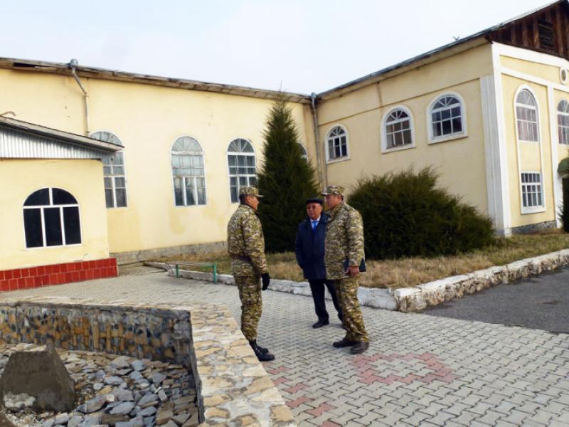 Представители Омбудсмена КР в г. Ош рассказали военнослужащим о Всеобщей декларации прав человека 