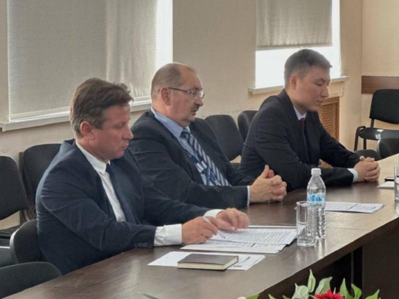 Акыйкатчы Джамиля Джаманбаева жана ЕККУнун программалык кеңсесинин башчысы жолугушту