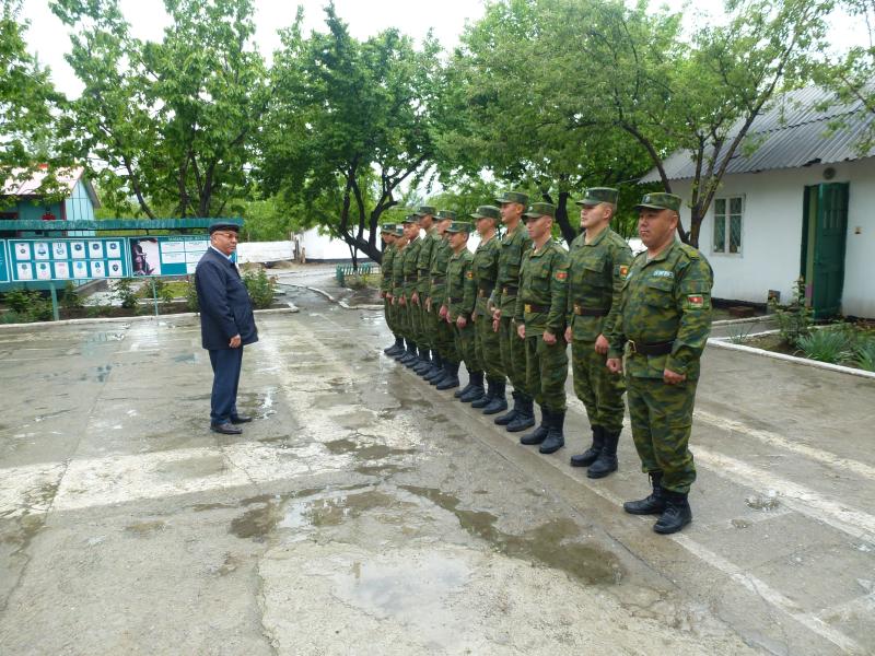 Акыйкатчынын Ош облустук өкүлчүлүгү  “Ак-Буура” чек ара заставасында жоокерлер менен жолугушту