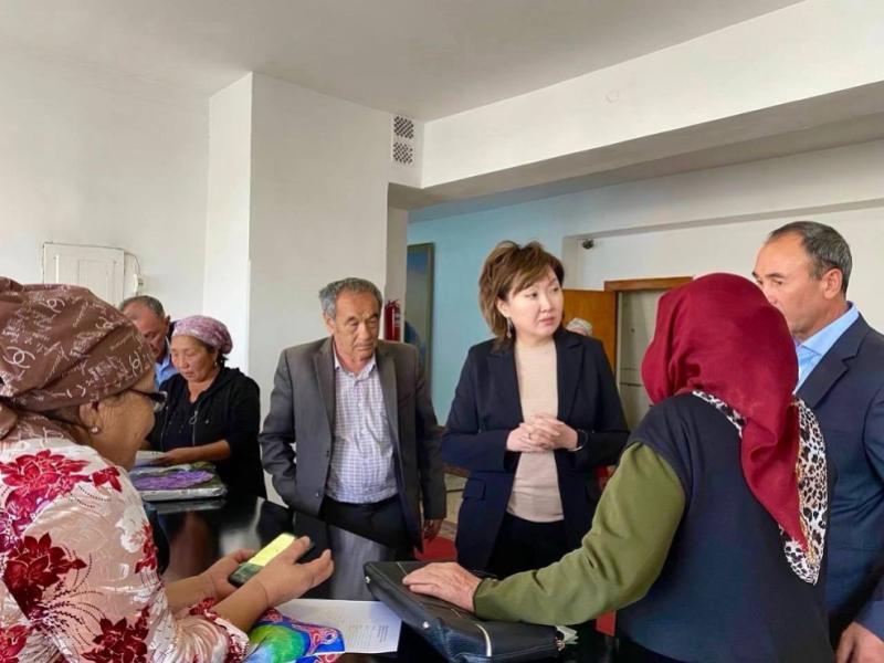 Akyikatchi Dzhamilia Dzhamanbaeva met with residents of Osh region
