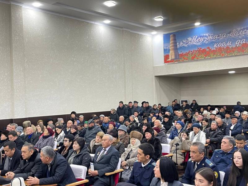 Акыйкатчы  Джамиля Джаманбаева Чүй областынын эли менен жолугушту