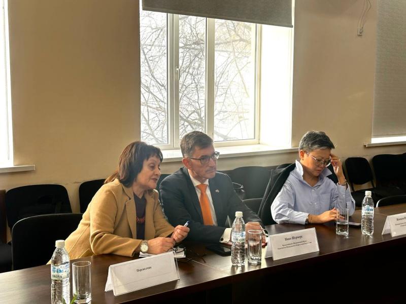 Акыйкатчы жана КРдагы Нидерланддын элчиси жолугушуу өткөрдү