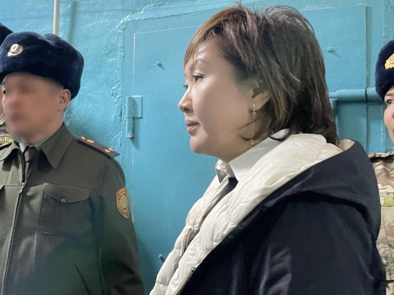 Джамиля Джаманбаева Нарын шаарындагы тергөө абагына барды