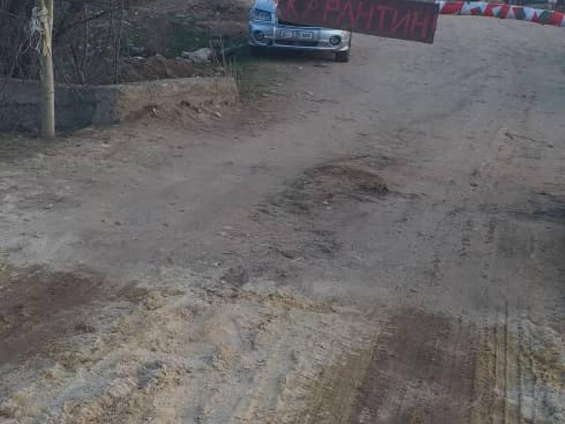 Таласта айыл калкы, блокпостторду кайтарып турушат