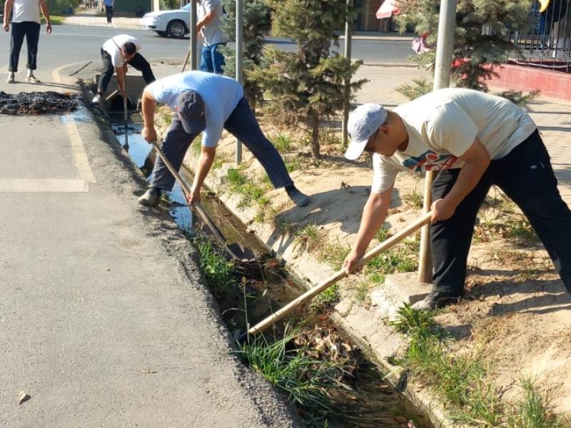 Сотрудники Института Акыйкатчы приняли участие в общереспубликанском субботнике 